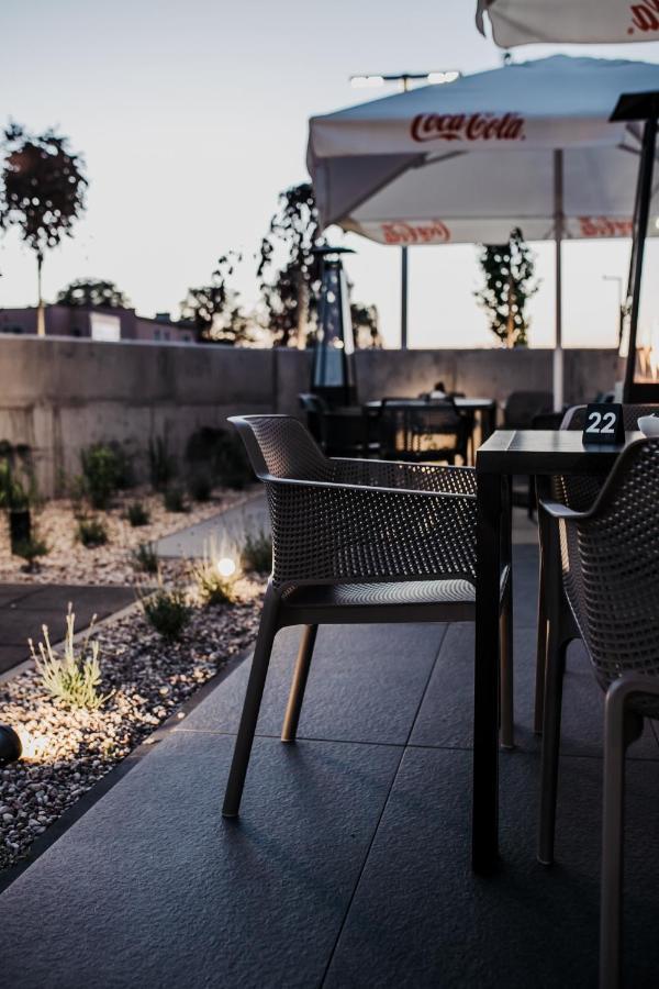 Molto Bene Hotel & Restaurant Skorcz Exterior photo